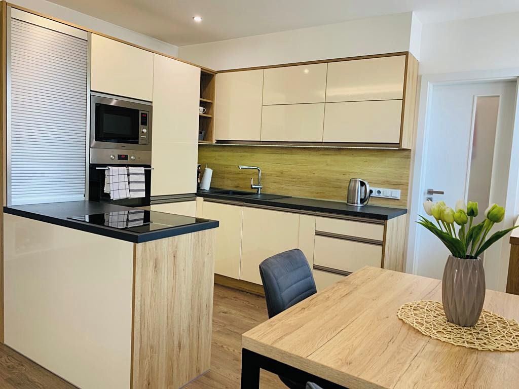 Pronájem bytu 2+kk 57 m² – fotografie 2