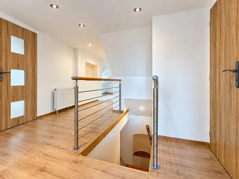 Prodej rodinného domu 295 m², pozemek 1331 m², Hora Svatého Šebestiána – náhled fotky 3