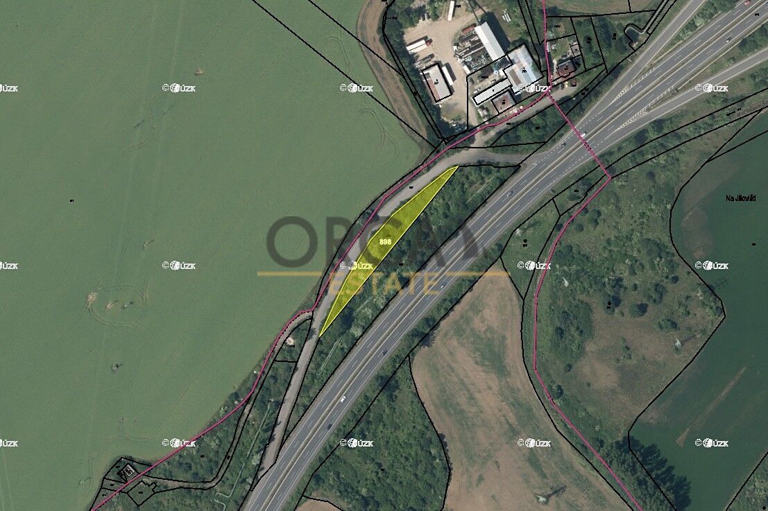 Prodej pozemku 1526 m², Hostomice – fotka 1 z 3