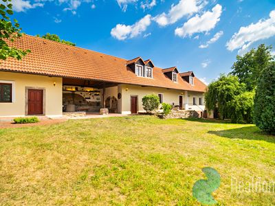 Prodej rodinného domu 180 m², pozemek 1636 m²