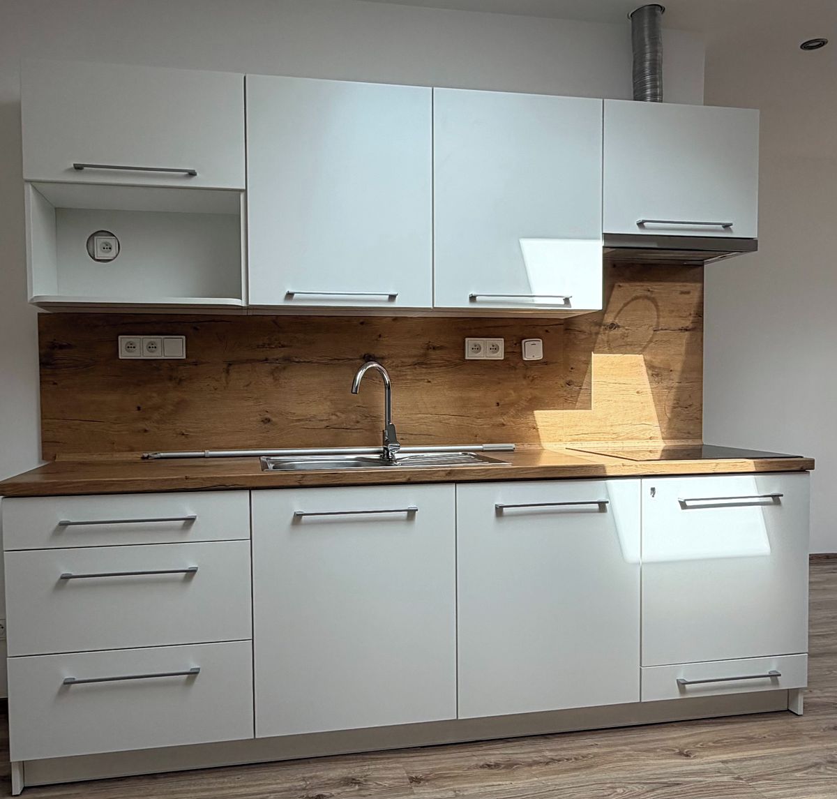 Pronájem bytu 2+kk 66 m², Návsí – fotka 1 z 3