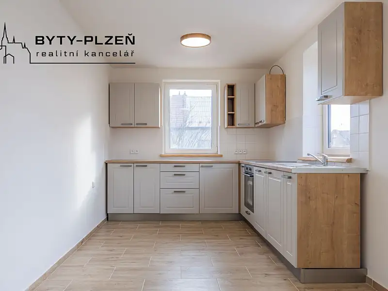 Pronájem bytu 2+1 80 m², Plzeň – náhled fotky 2