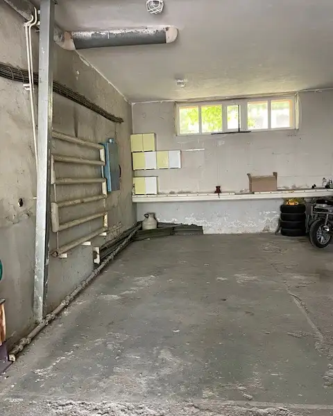 Prodej garážového stání 20 m², Praha – náhled fotky 1