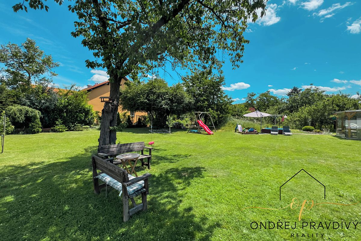 Prodej stavebního pozemku 770 m² – fotografie 3