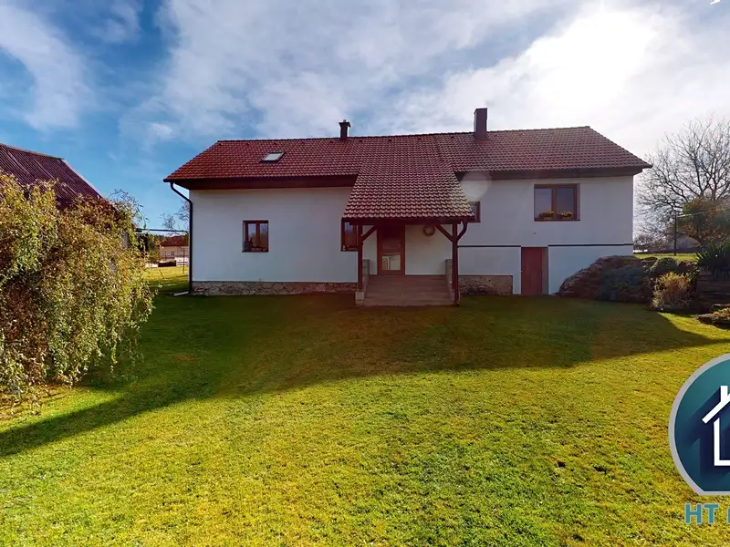 Prodej rodinného domu 190 m², pozemek 2133 m², Kamenná – náhled fotky 1