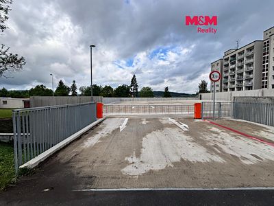 Pronájem garážového stání 13 m²