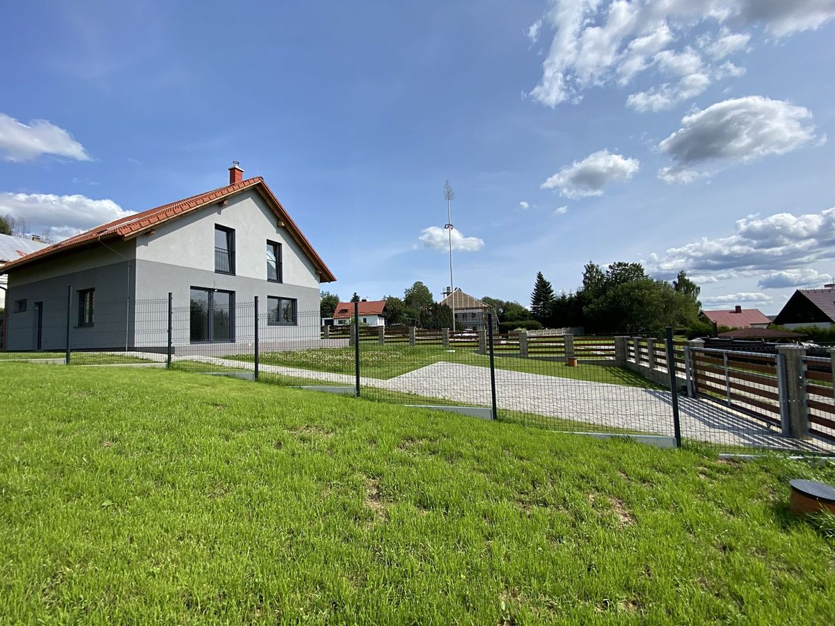 Prodej rodinného domu 153 m², pozemek 650 m² – fotografie 3