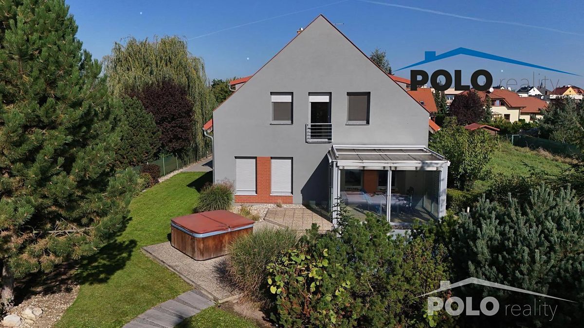 Prodej rodinného domu 197 m², pozemek 1169 m² – fotografie 3