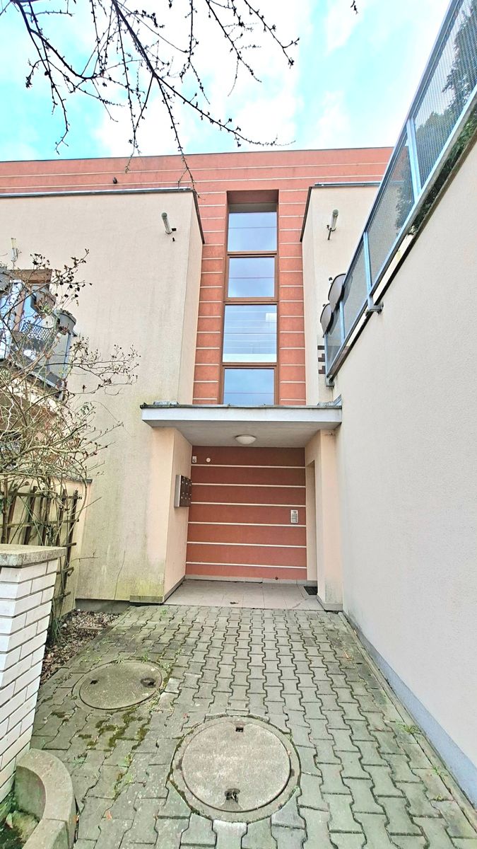 Pronájem bytu 2+kk 60 m² – fotografie 2