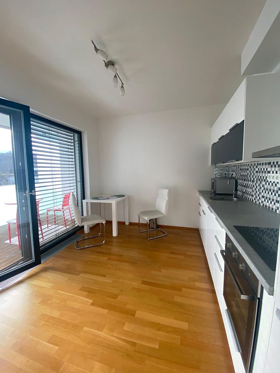 Pronájem bytu 1+kk 38 m² – fotografie 5