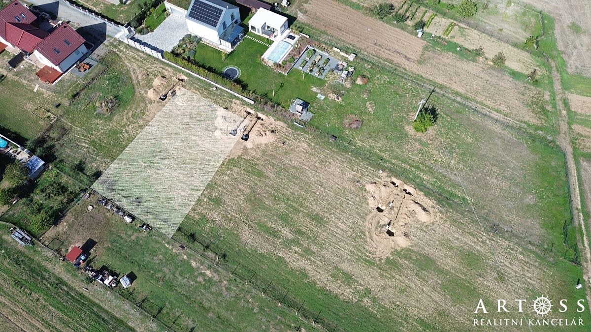 Prodej stavebního pozemku 740 m² – fotografie 3