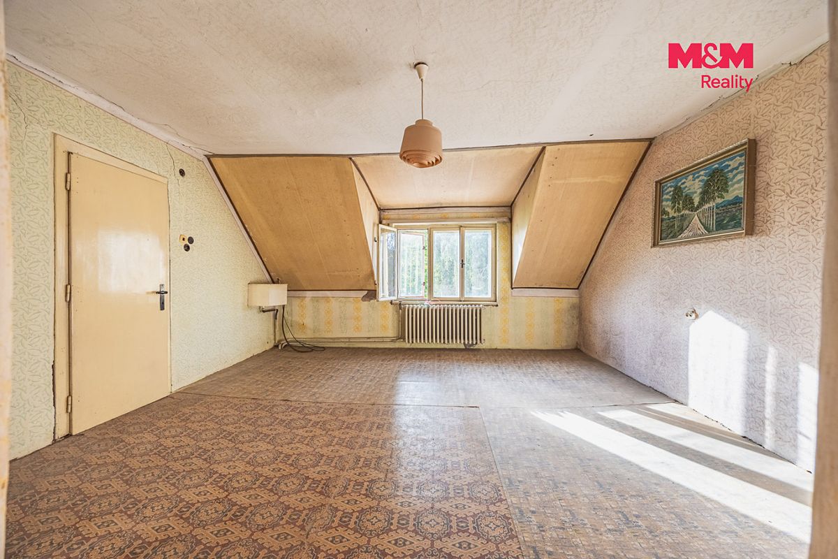 Prodej rodinného domu 140 m², pozemek 855 m² – fotografie 5