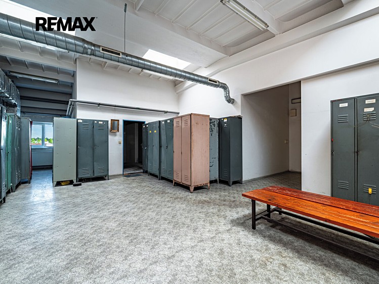 Prodej komerčního prostoru, 2 029 m² (27 z 36)