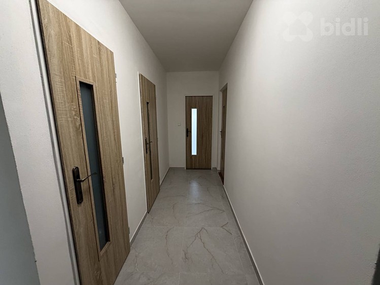 Квартира 4+1 в оренду, 88 м² (7 з 17)