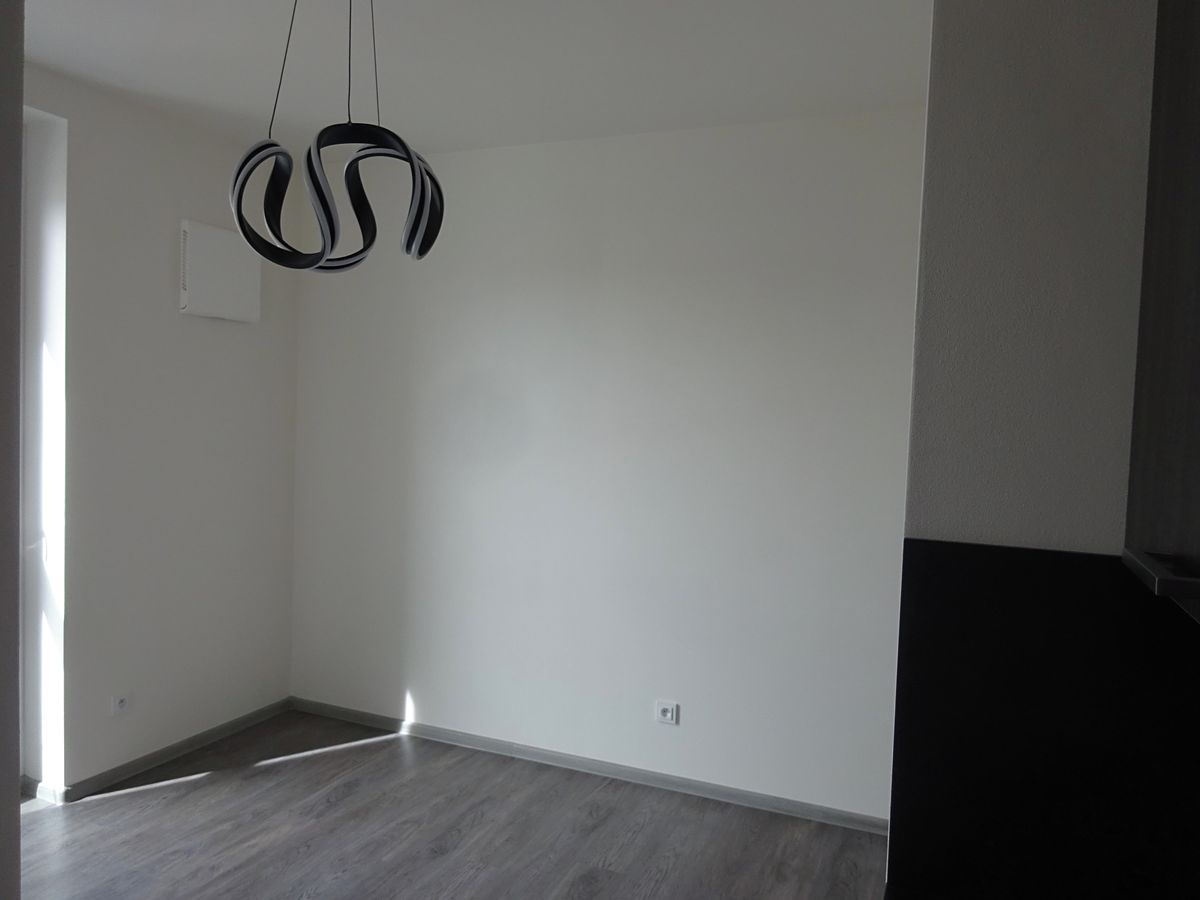 Pronájem bytu 1+kk 28 m² – fotografie 3