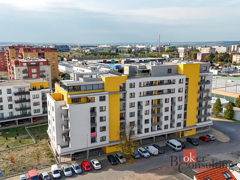 Pronájem bytu 1+kk 36 m², Plzeň – náhled fotky 1