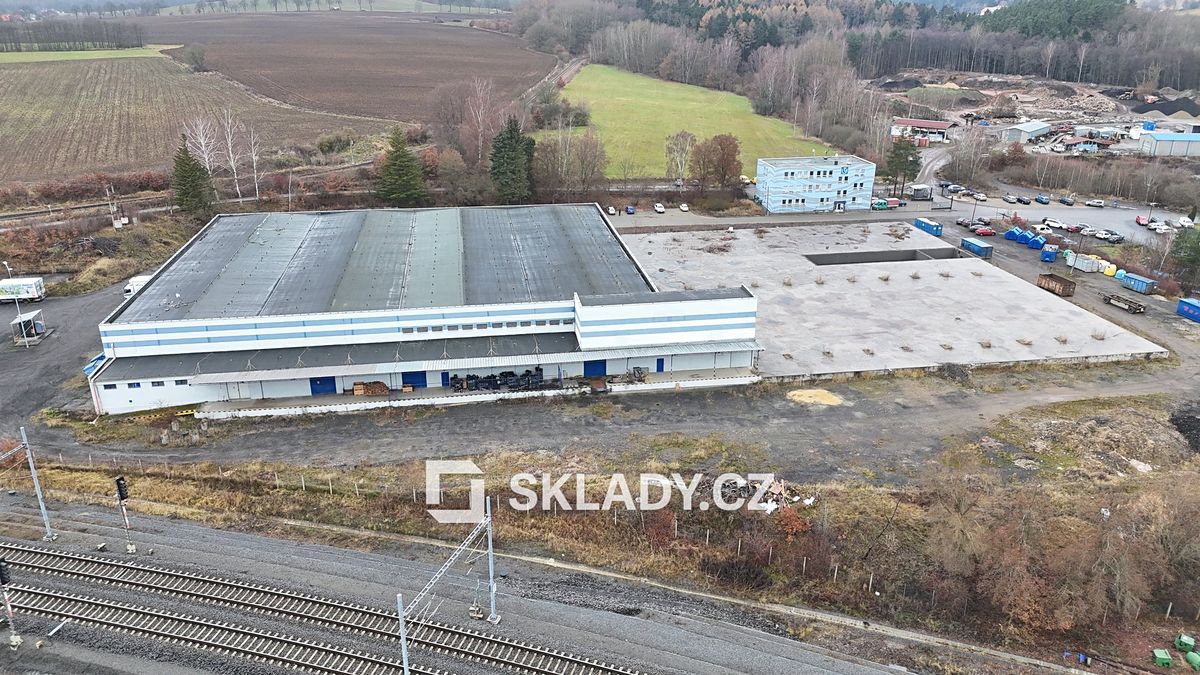 Pronájem komerčního pozemku 2800 m² – fotografie 3