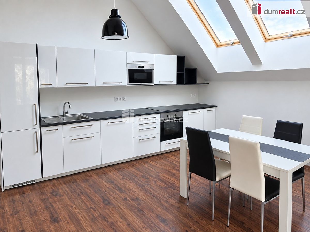 Pronájem bytu 2+kk 60 m² – fotografie 2