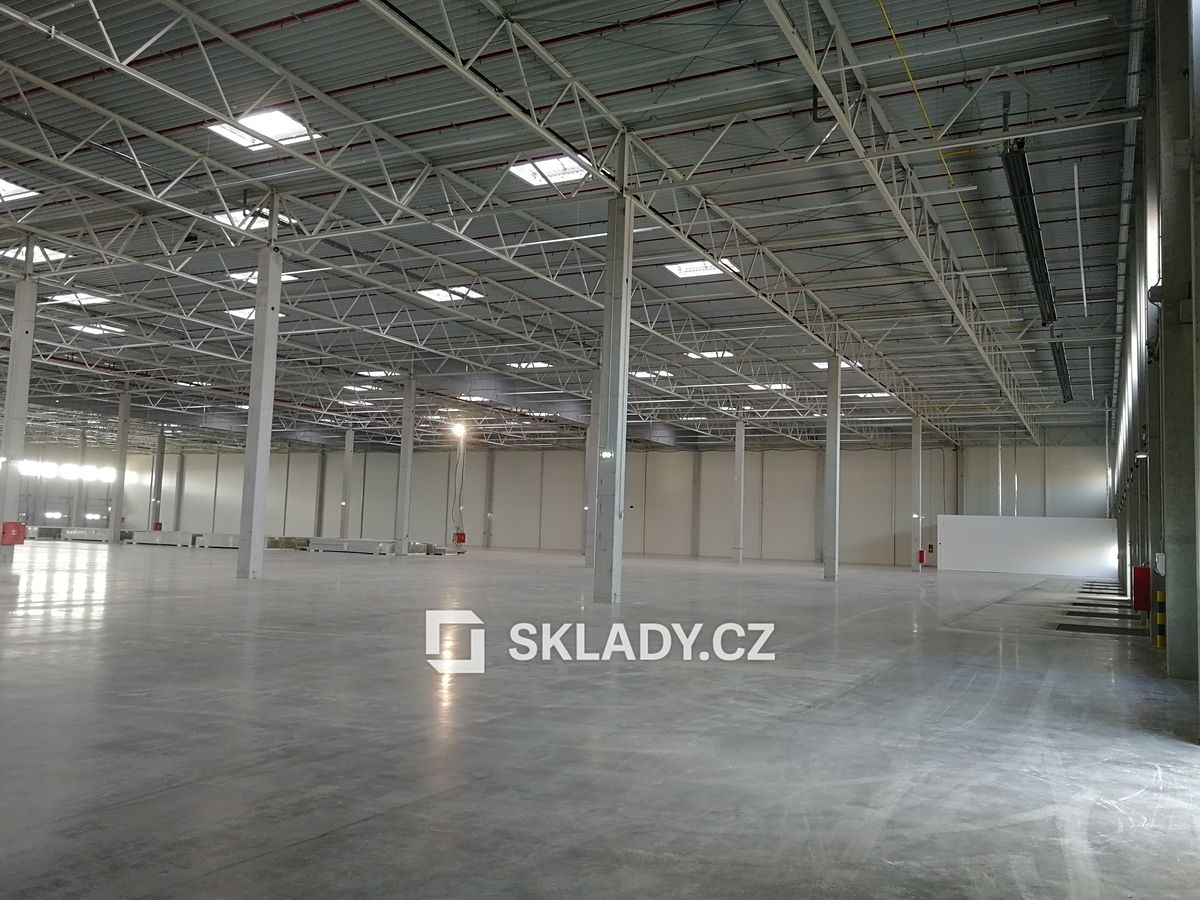 Pronájem skladového prostoru 5600 m² – fotografie 2