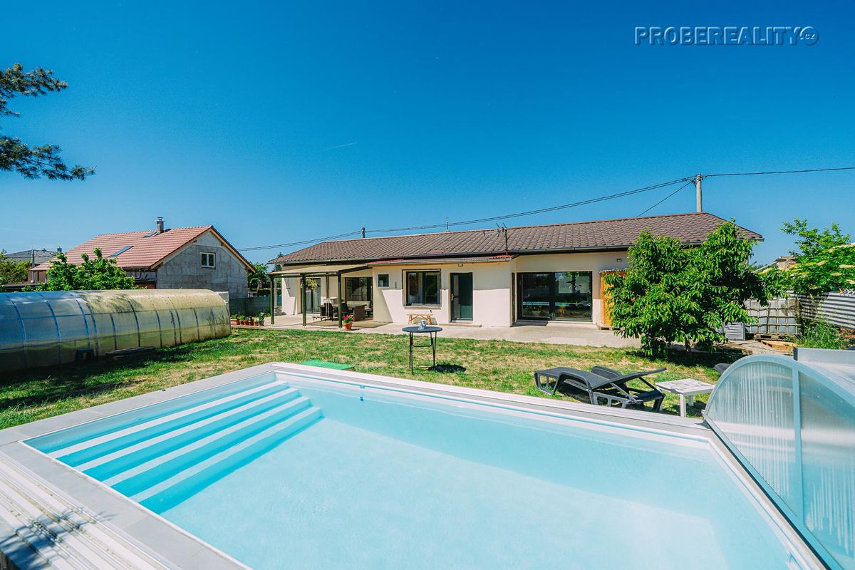 Prodej rodinného domu 96 m², pozemek 714 m² – fotografie 2