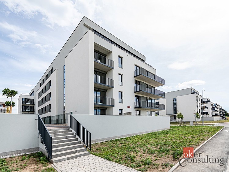 Pronájem bytu 2+kk, 63 m² (27 z 29)