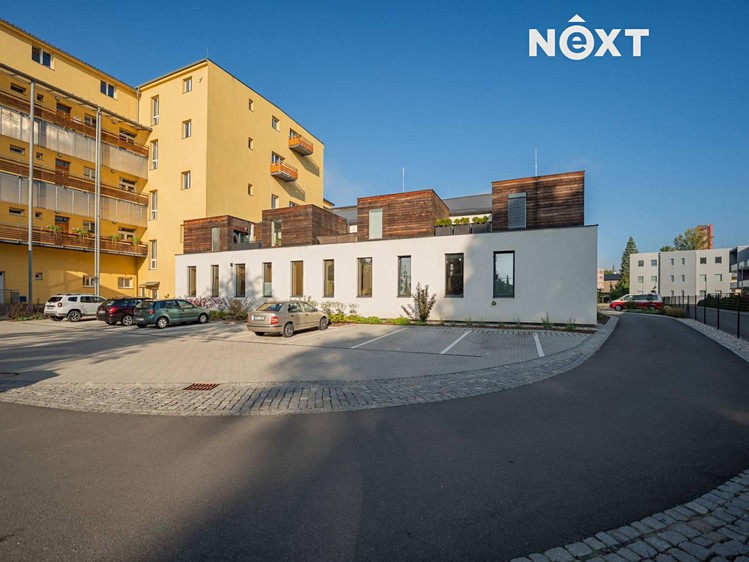 Prodej bytu 2+kk, 93 m² (1 z 17)