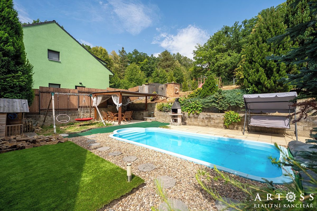 Prodej rodinného domu 199 m², pozemek 1621 m² – fotografie 4