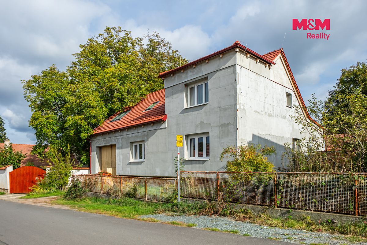 Prodej rodinného domu 169 m², pozemek 1807 m² – fotografie 2
