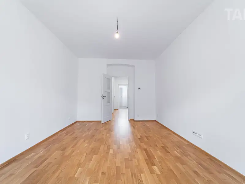 Prodej bytu 1+1 45 m², Praha – náhled fotky 2