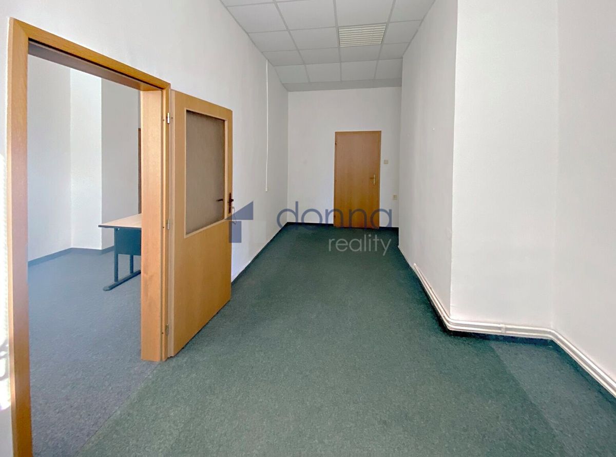 Pronájem kanceláře 32 m² – fotografie 2