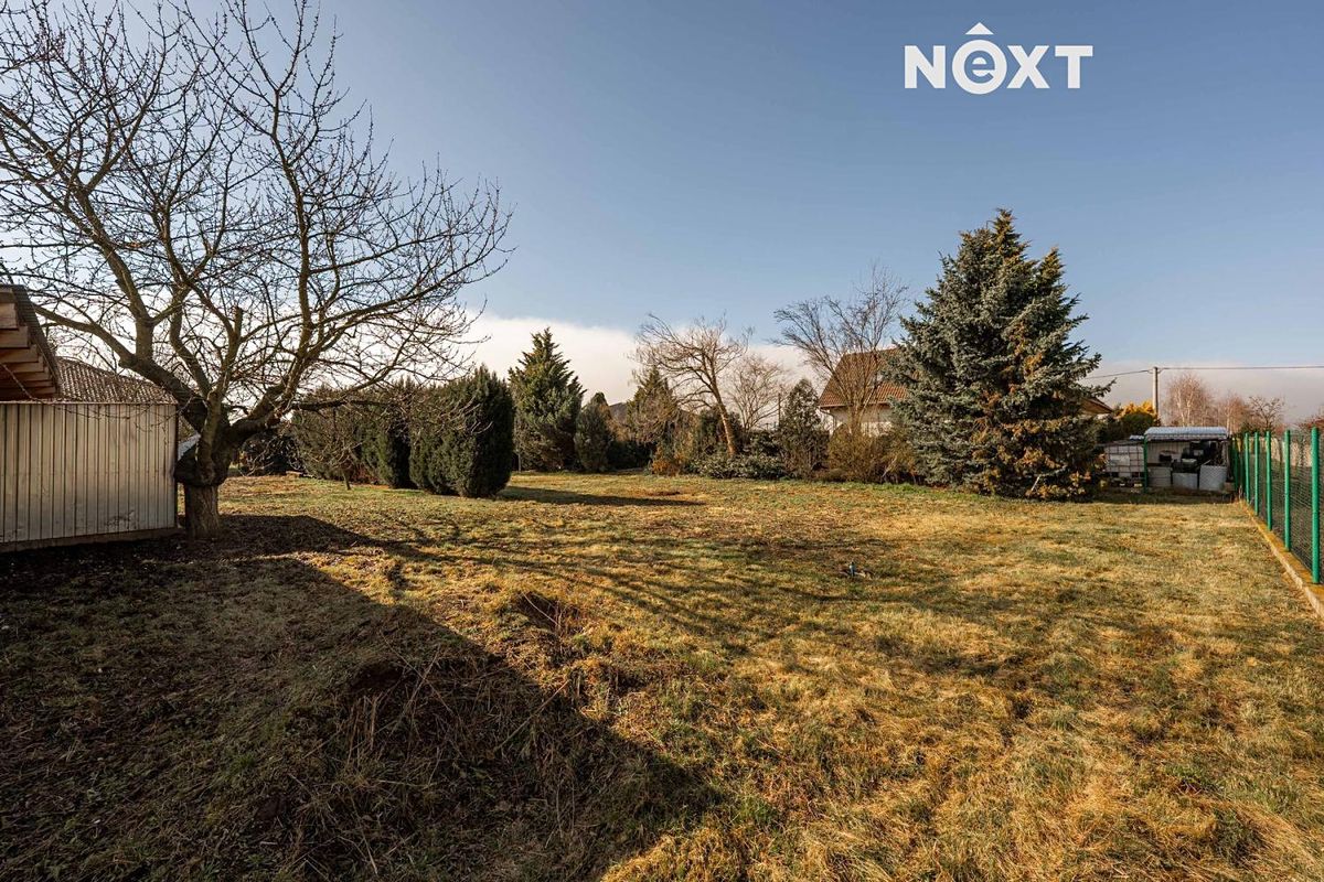 Prodej stavebního pozemku 1494 m², Zálezlice – fotka 1 z 3