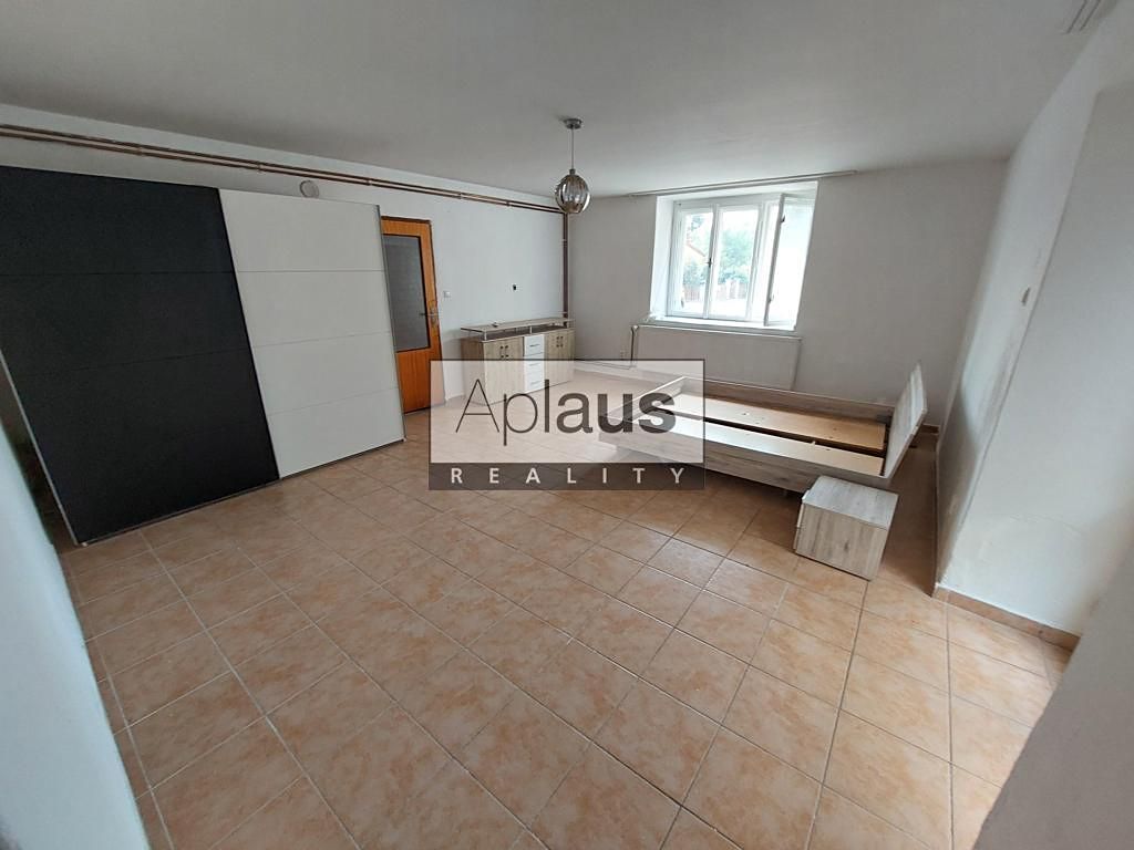 Pronájem bytu 1+1 61 m² – fotografie 3