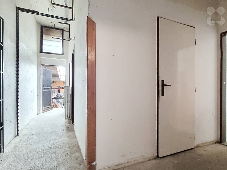 Комерційне приміщення на продаж, 100 м² (12 з 16)