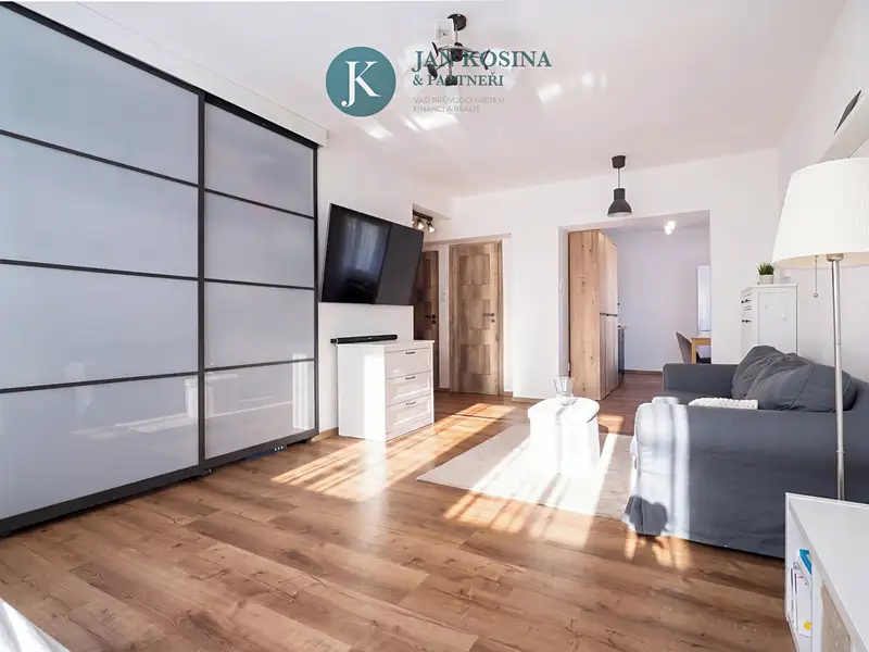 Prodej bytu 2+1 58 m², Praha – náhled fotky 1