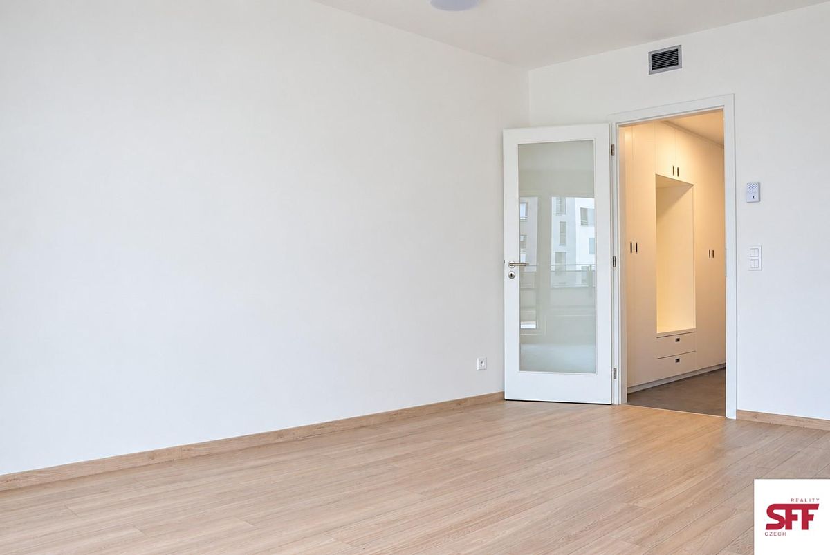 Pronájem bytu 1+kk 36 m² – fotografie 4