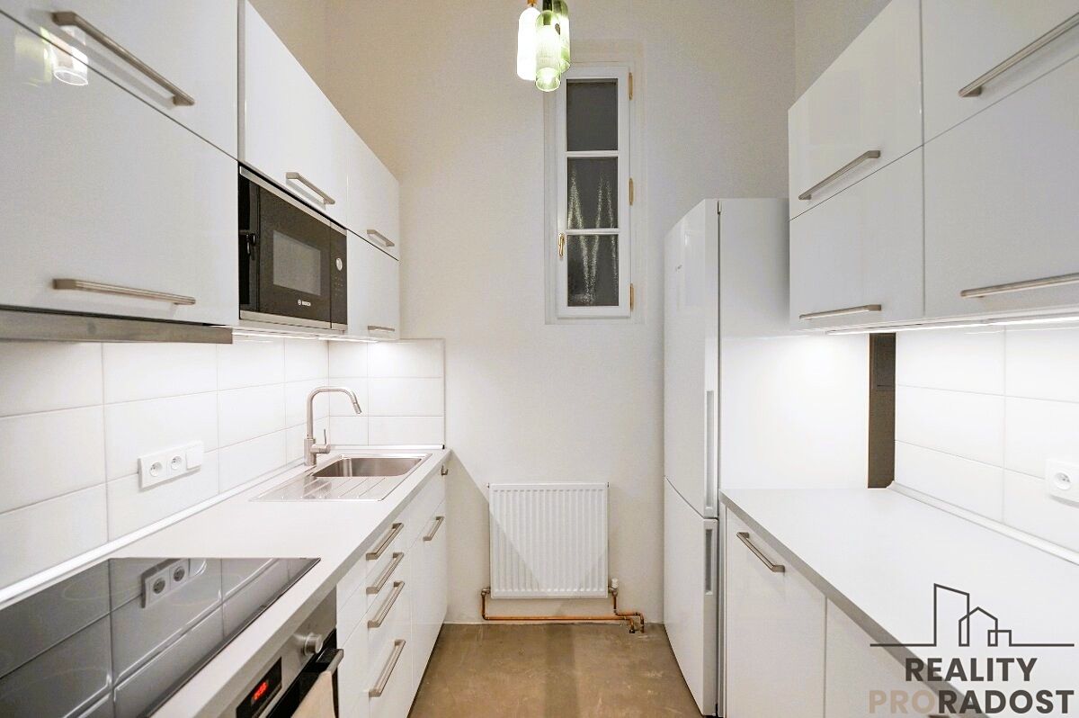 Pronájem bytu 1+1 33 m² – fotografie 3