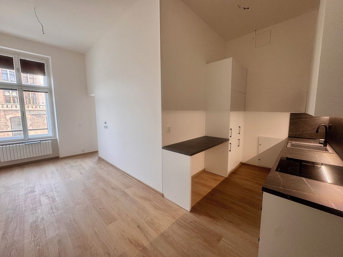 Pronájem bytu 2+kk 38 m² – fotografie 2