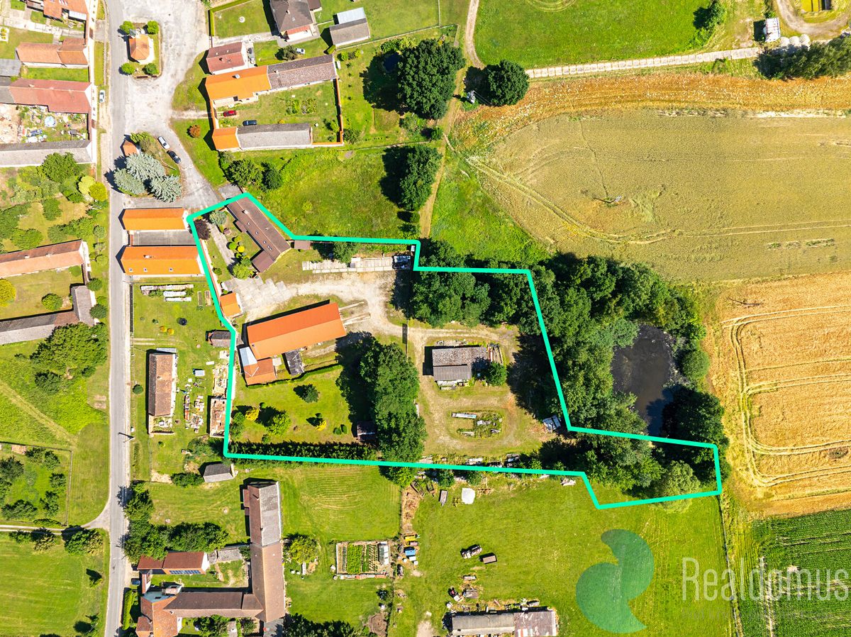 Prodej rodinného domu 165 m², pozemek 7758 m²