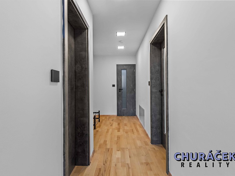 Prodej komerčního prostoru, 303 m² (19 z 79)