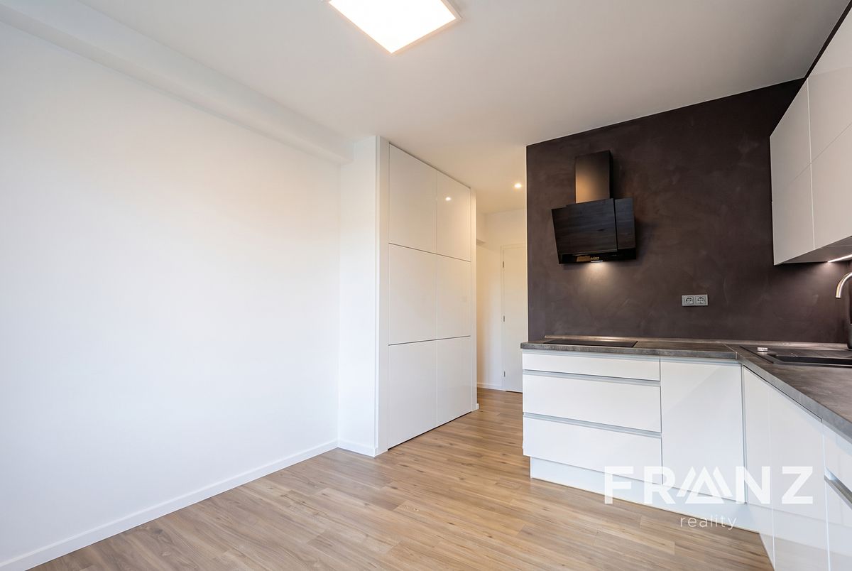 Pronájem bytu 2+1 61 m² – fotografie 4