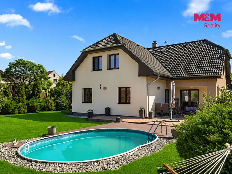 Prodej rodinného domu 212 m², pozemek 931 m², Kladno – náhled fotky 3