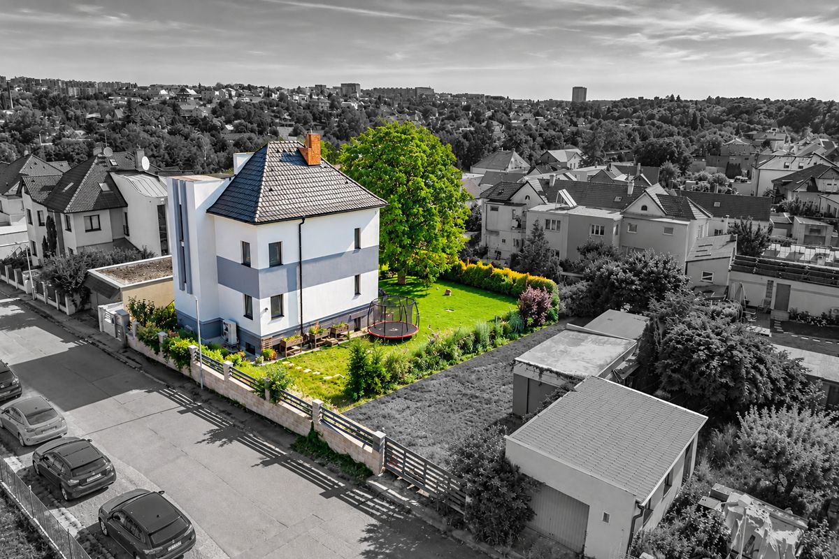 Prodej rodinného domu 235 m², pozemek 518 m²