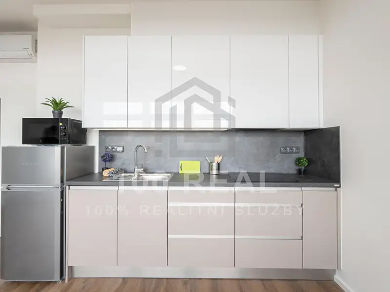 Pronájem bytu 1+kk 37 m², Pardubice – náhled fotky 3