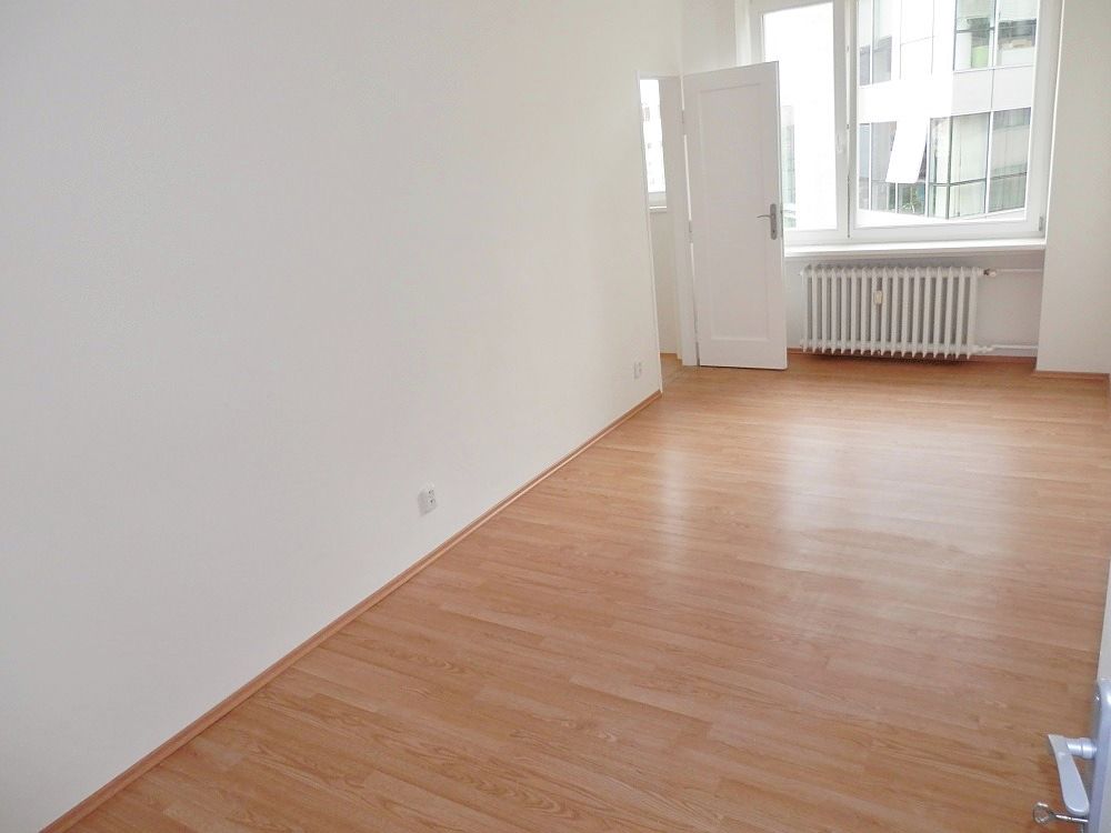 Pronájem bytu 2+kk 44 m² – fotografie 2