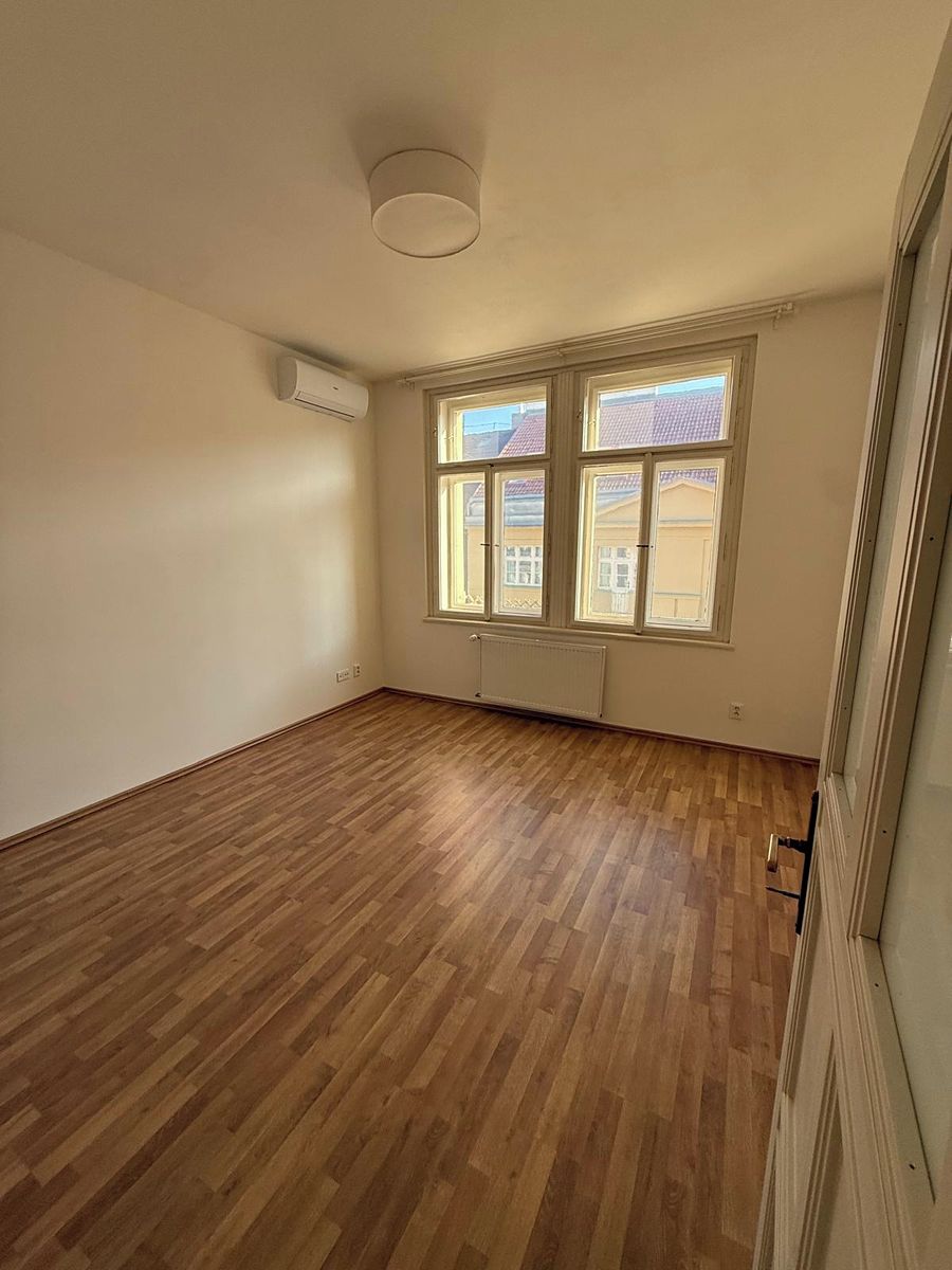Pronájem bytu 2+kk 52 m² – fotografie 2