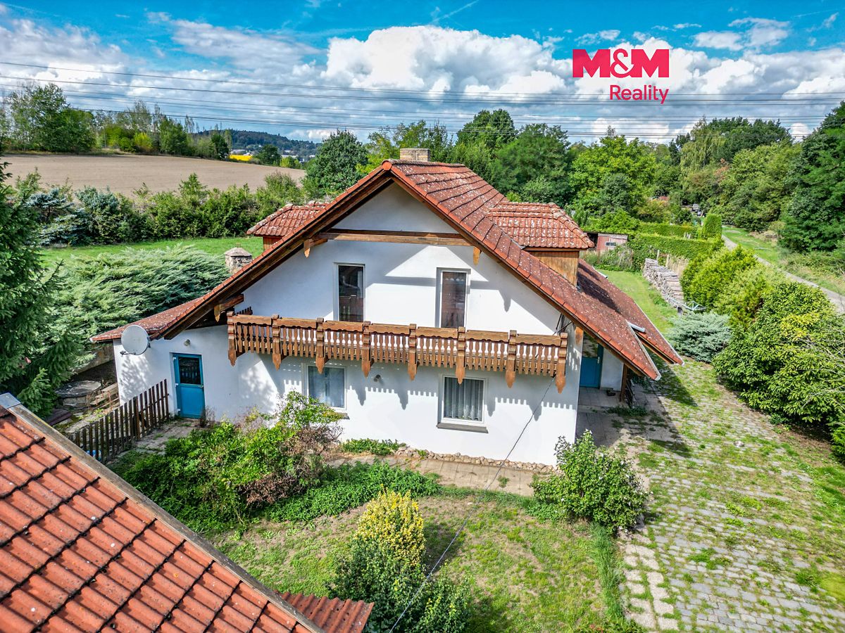 Prodej rodinného domu 273 m², pozemek 2829 m²