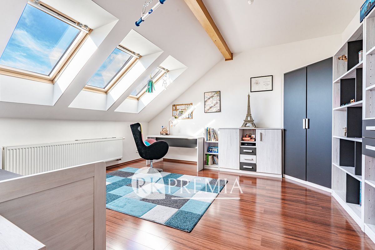 Prodej rodinného domu 171 m², pozemek 148 m² – fotografie 3
