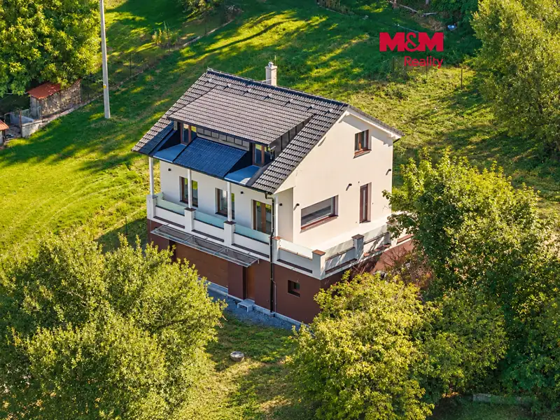 Prodej rodinného domu 198 m², pozemek 1543 m², Hradečno – náhled fotky 1