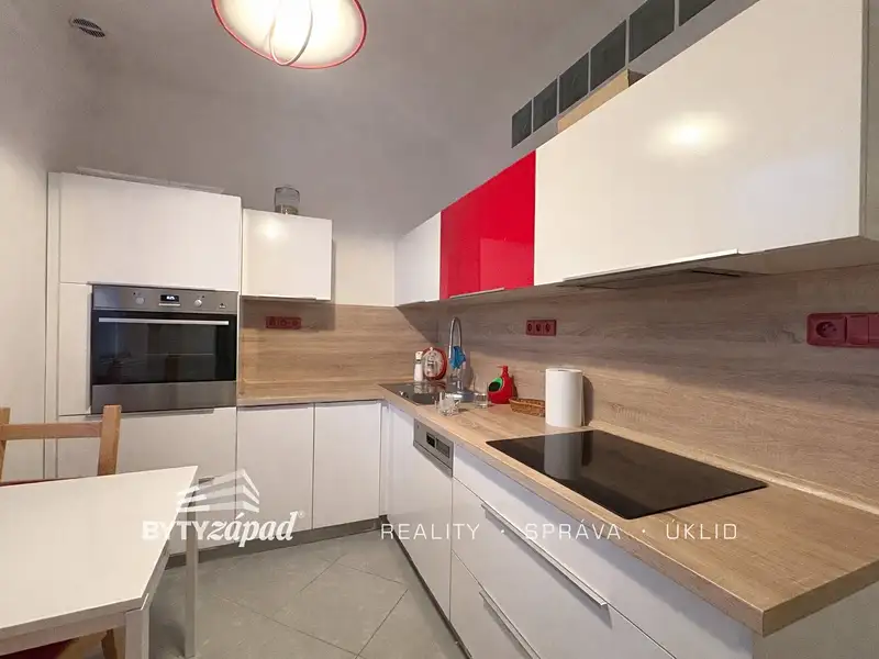 Pronájem bytu 2+1 49 m², Stříbro – náhled fotky 1