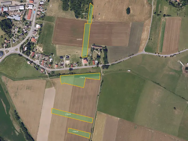 Prodej pole 26000 m², Tisovec – náhled fotky 1